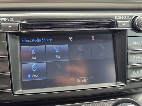 Used 2015 Toyota RAV4 LE AWD/4WD image 29