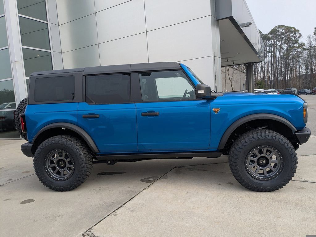New 2025 Ford Bronco Badlands AWD/4WD image 3