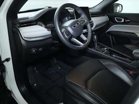 Used 2025 Jeep Compass Limited AWD/4WD image 17