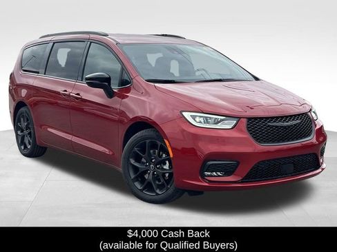 New 2026 Chrysler Pacifica Select image 1