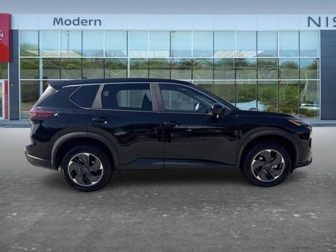 Certified 2025 Nissan Rogue SV AWD/4WD image 4