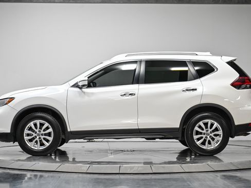 Used 2019 Nissan Rogue SV image 14