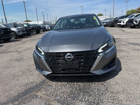 Used 2023 Nissan Altima 2.5 SV image 8
