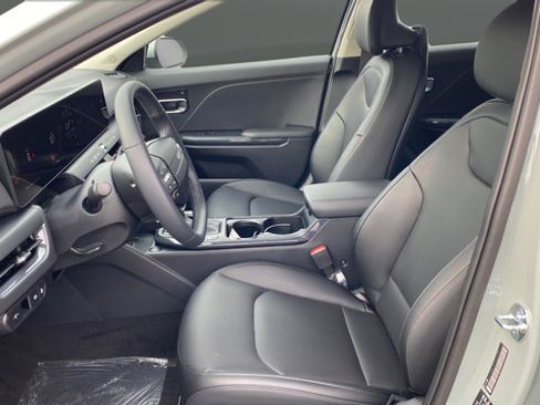 New 2026 Kia K4 EX FWD image 9