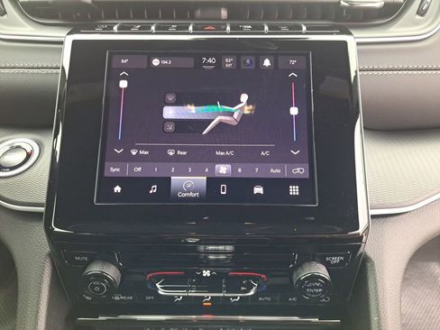 New 2025 Jeep Grand Cherokee Laredo X image 4