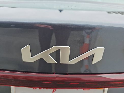 Used 2023 Kia Forte LXS image 21