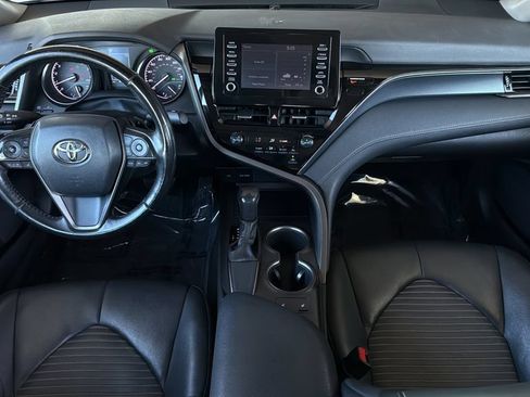 Used 2022 Toyota Camry SE FWD image 11