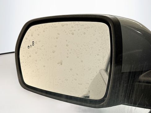 Used 2024 Ford Edge SEL image 16