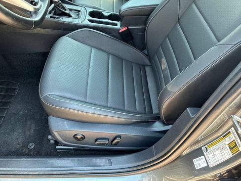 Used 2024 Volkswagen Jetta SE FWD image 12