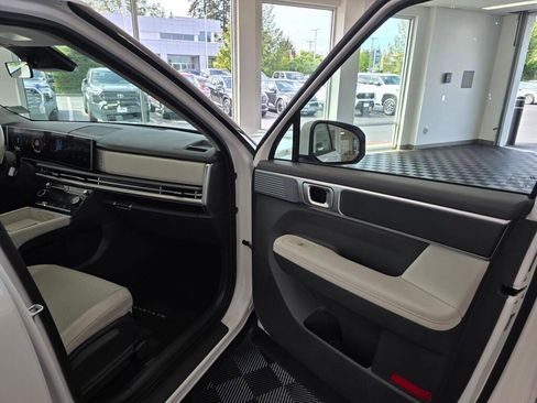 Used 2025 Hyundai Santa Fe SEL AWD/4WD image 40
