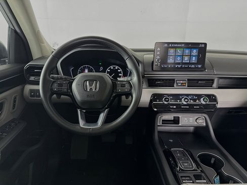 Certified 2025 Honda Pilot EX-L image 26