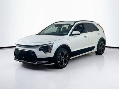 Used 2023 Kia Niro SX Touring