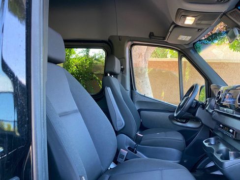 Used 2025 Mercedes-Benz Sprinter 2500 image 34