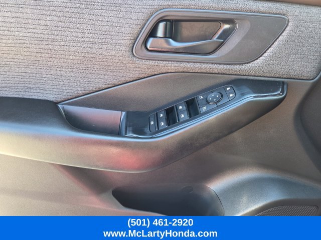 Used 2023 Nissan Rogue S AWD/4WD image 32