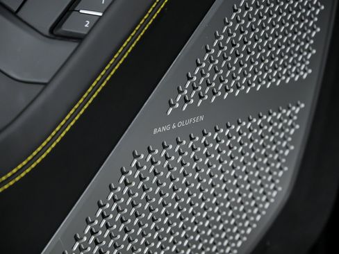 Used 2019 Lamborghini Urus image 20