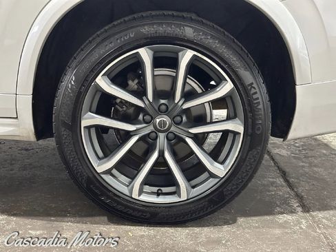 Used 2019 Volvo XC90 T6 Momentum image 32
