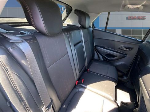 Used 2017 Chevrolet Trax LT w/ LT Convenience Package FWD image 25
