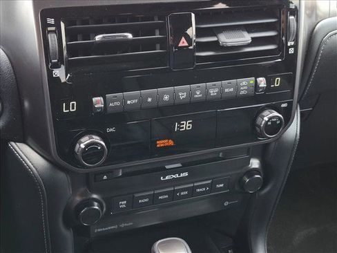 Used 2022 Lexus GX 460 w/ Black Line Special Edition AWD/4WD image 14
