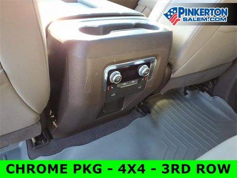 Used 2022 GMC Yukon SLT w/ SLT Premium Package image 14