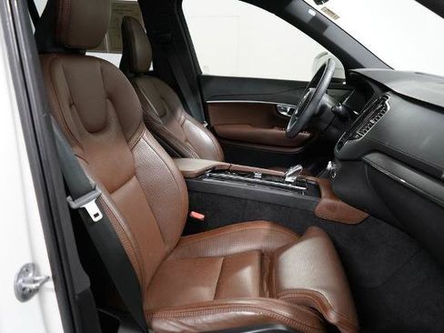 Used 2024 Volvo XC90 B6 Ultimate w/ Protection Package Premier AWD/4WD image 32