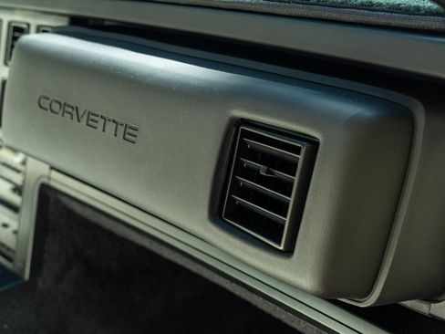 Used 1988 Chevrolet Corvette Coupe image 39