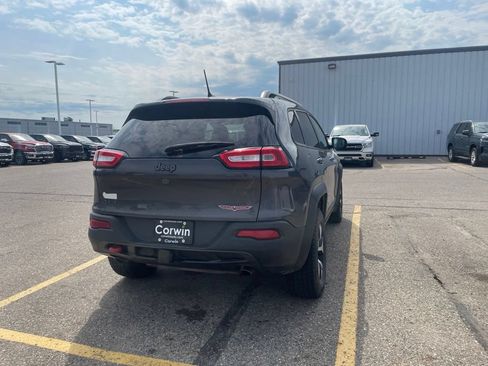 Used 2015 Jeep Cherokee Trailhawk AWD/4WD image 13
