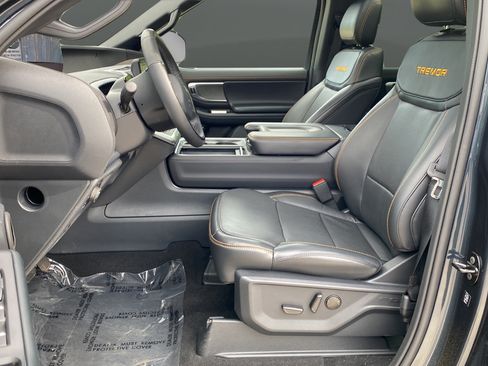 Certified 2025 Ford Expedition Tremor AWD/4WD image 9