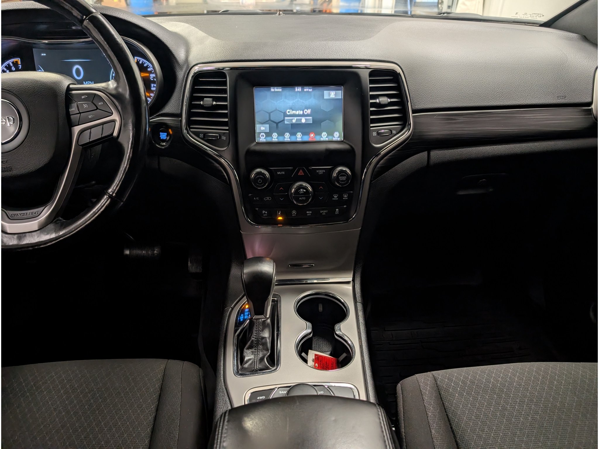 Used 2021 Jeep Grand Cherokee Laredo AWD/4WD image 14