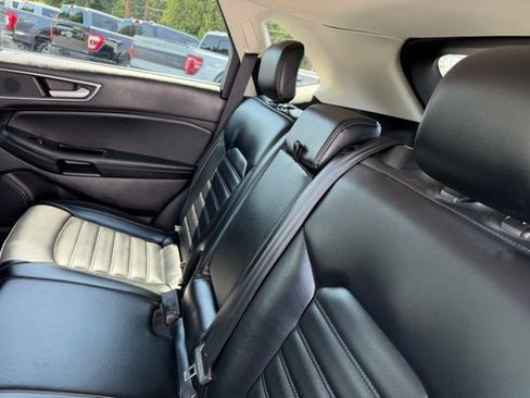 Used 2019 Ford Edge SEL w/ Equipment Group 201A AWD/4WD image 36