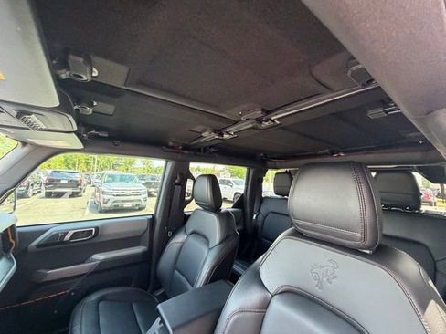 Used 2023 Ford Bronco Badlands w/ Sasquatch Package AWD/4WD image 26