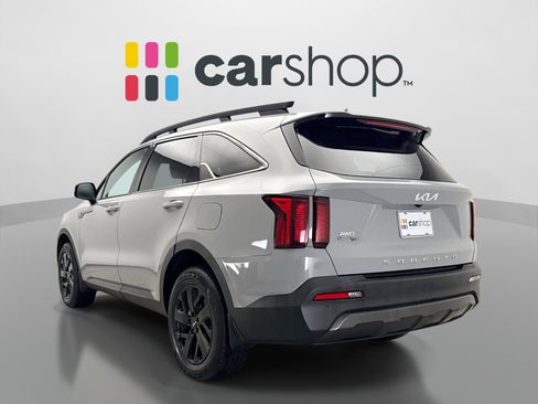 Used 2022 Kia Sorento S w/ Panoramic Sunroof Package AWD/4WD image 3