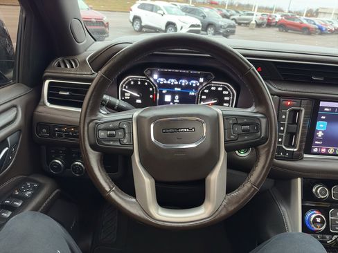 Used 2021 GMC Yukon Denali w/ Denali Premium Package image 24