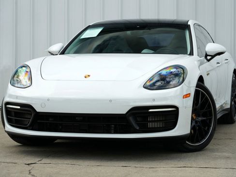 Used 2022 Porsche Panamera 4 Platinum Edition image 3