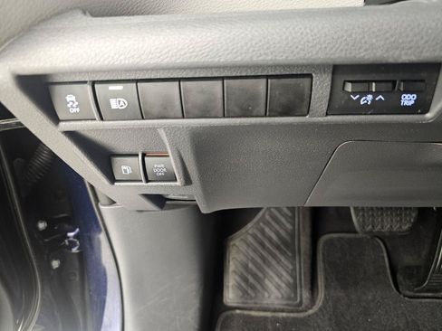 Used 2021 Toyota Sienna XLE w/ XLE Plus Package AWD/4WD image 9
