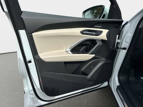 New 2025 Audi Q5 Prestige image 17