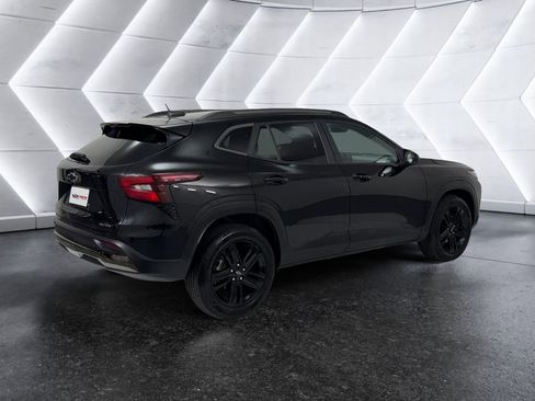 Used 2024 Chevrolet Trax ACTIV w/ Sunroof Package image 4