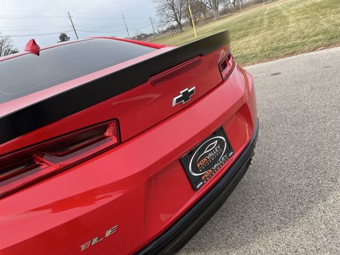 Used 2018 Chevrolet Camaro SS RWD image 11