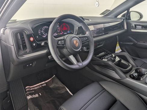 New 2026 Porsche Cayenne Coupe image 4