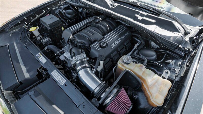 Used 2014 Dodge Challenger SRT8 w/ Harman/Kardon Audio Group RWD image 17