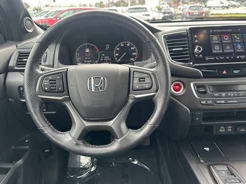 Used 2025 Honda Ridgeline TrailSport image 14