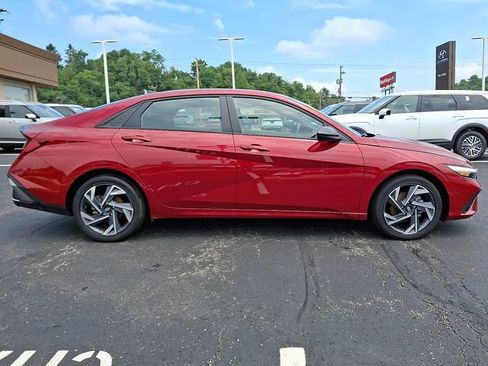 Certified 2025 Hyundai Elantra SEL FWD image 7