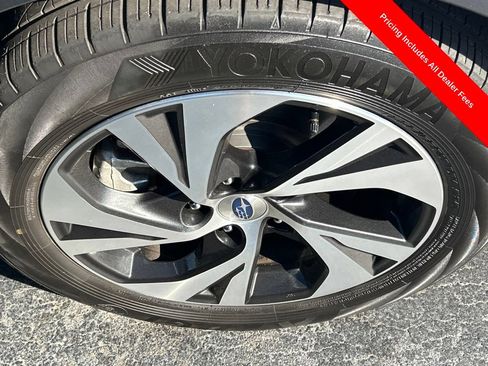 Used 2025 Subaru Legacy Premium AWD/4WD image 2