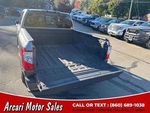 Used 2021 Nissan Titan SV w/ SV Convenience Package image 13