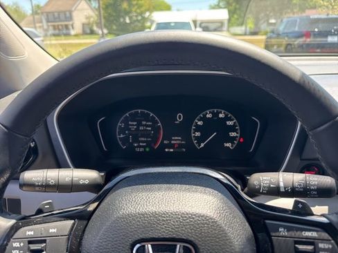 Used 2025 Honda Pilot EX-L image 12