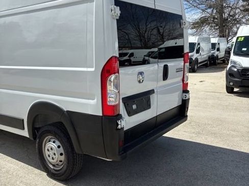 Used 2023 RAM ProMaster 2500 FWD image 1