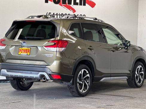 Used 2022 Subaru Forester Touring image 3