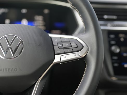Certified 2023 Volkswagen Tiguan SE image 21