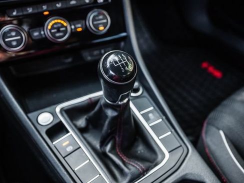 Used 2020 Volkswagen Jetta GLI FWD image 17