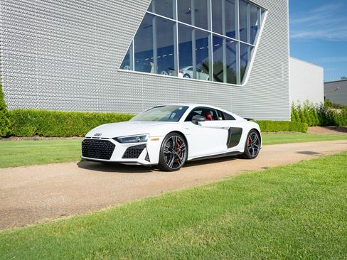 Certified 2023 Audi R8 V10 performance AWD/4WD image 13