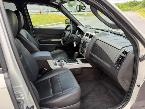 Used 2009 Ford Escape XLT AWD/4WD image 16